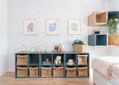 cuarto-juegos-organizacion-juguetes,-papel-pintado-ikea-eket_Home-Staging_Interiorismo-Montecarmelo-Madrid