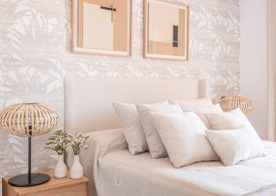 decoracion-dormitorio-cabecero-cojines_staging_interiorismo_montecarmelo-madrid