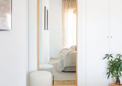 decoracion-madrid-interiorismo- dormitorio-vestidor-espejo-planta_Interiorismo-Montecarmelo-Madrid