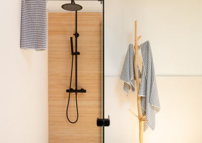 baño-madera-maria-del-valle-interiorismo-chalet-los-molinos