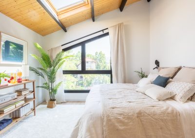 dormitorio-azul-naranja-maria-del-valle-interiorismo-chalet-los-molinos