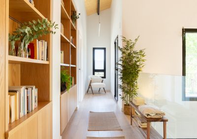 pasillo-libreria-maria-del-valle-interiorismo-chalet-los-molinos